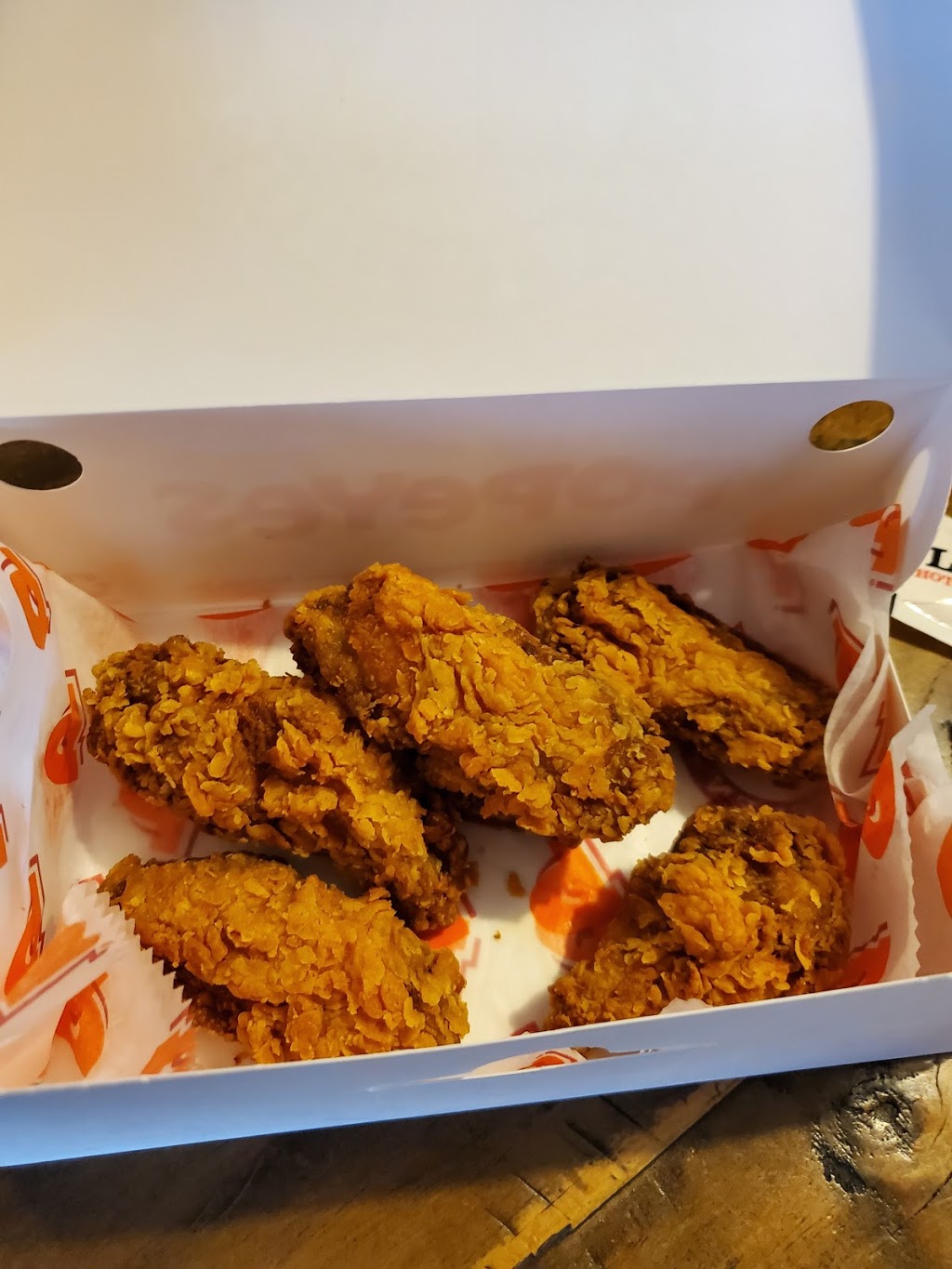 Popeyes Louisiana Kitchen | 9 Jim Kimmett Blvd, Napanee, ON K7R 3K6, Canada | Phone: (613) 521-9513