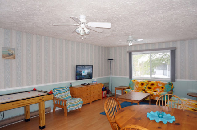 Sunflower Cottage at Sauble Beach | 158 Albemarle Crescent, Sauble Beach, ON N0H 2G0, Canada | Phone: (647) 478-6163