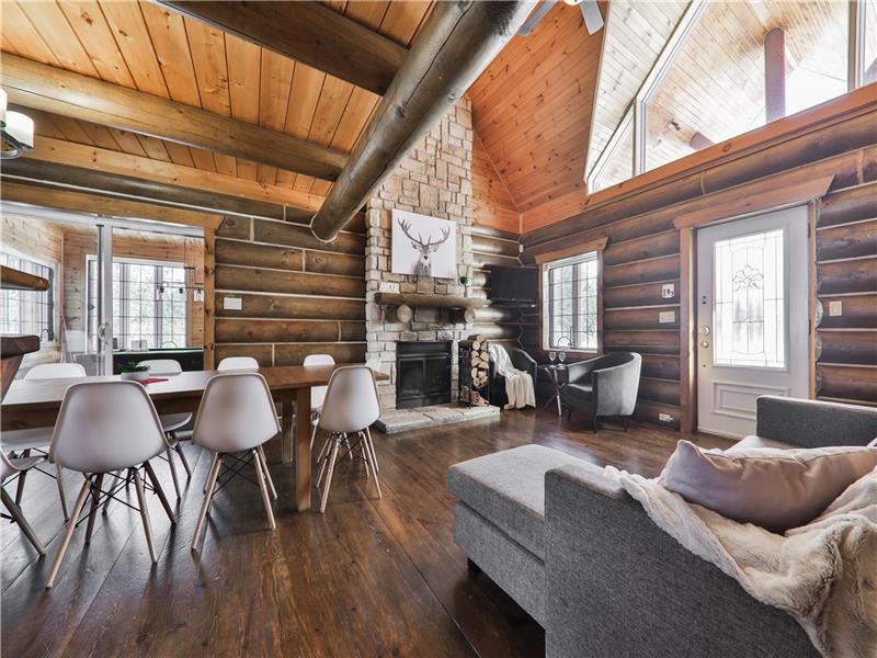 Chalet la Bûcheronne | Grenville-sur-la-Rouge, 2 Chem. de Harrington, Grenville-sur-la-Rouge, QC J0V 1B0, Canada | Phone: (438) 524-0182