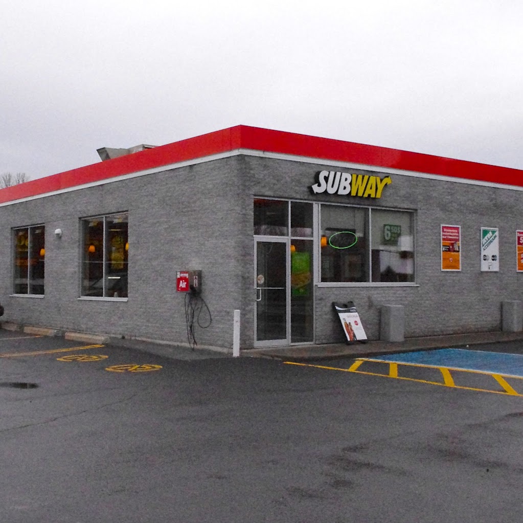 Restaurant SUBWAY | 2350 Chemin des Patriotes, Richelieu, QC J3L 6M7, Canada | Phone: (450) 447-8489