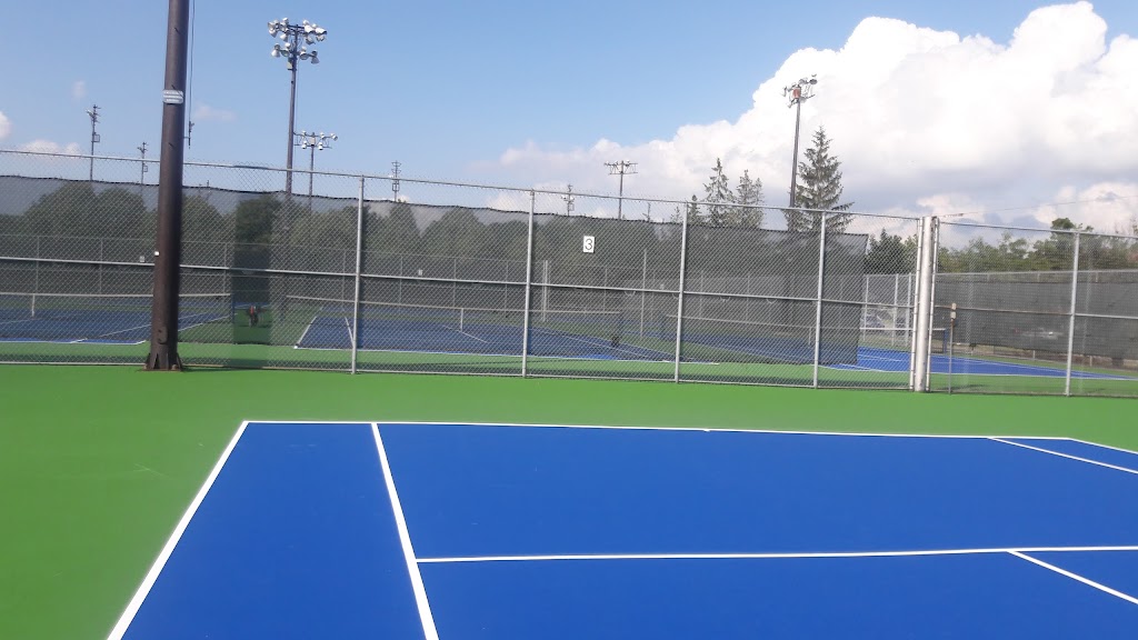 Parc Louis-Riel tennis courts | R. Gérin-Lajoie, Montréal, QC H1M, Canada | Phone: (514) 872-1129