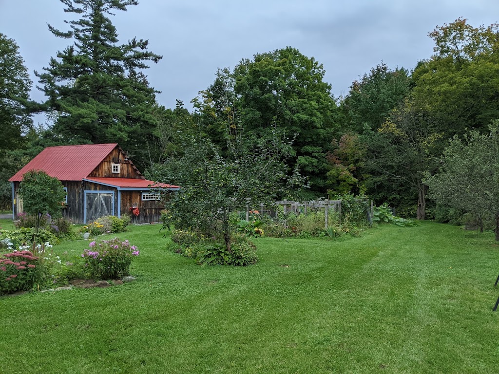 Les Jardins Sheffield | 51 Chem. Kingsmere, Chelsea, QC J9B 1G8, Canada | Phone: (819) 230-1223