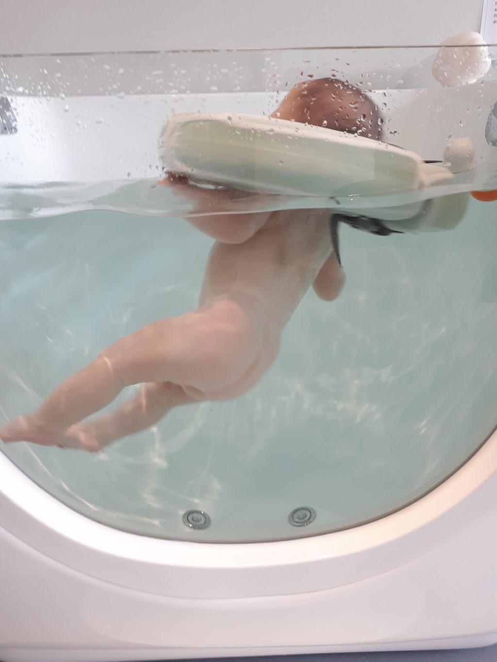 Baby Float Spa | 584 Ford Dr #6, Oakville, ON L6J 0A6, Canada | Phone: (416) 305-1815