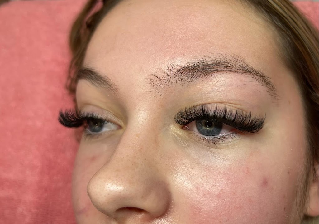 Angelic Lashes by her | 4750 Rutherford Rd, Nanaimo, BC V9T 4K6, Canada | Phone: (250) 619-9942