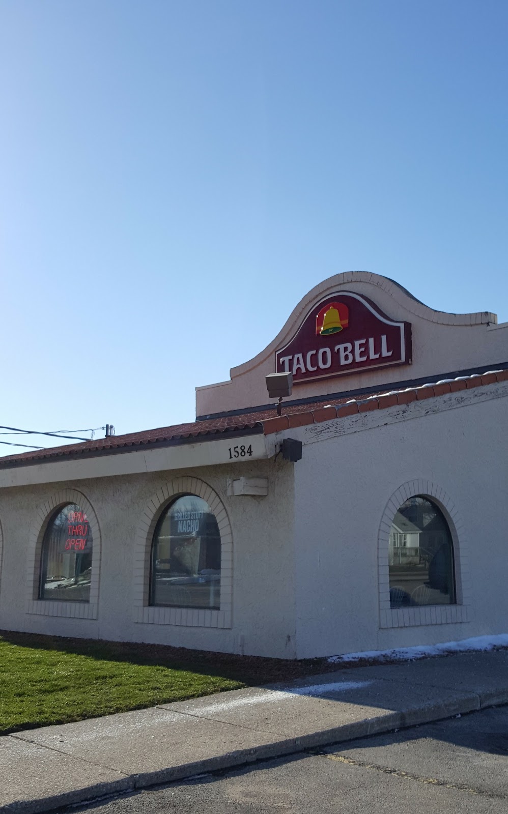 Taco Bell | 1584 Dundas St E, London, ON N5W 3C1, Canada | Phone: (519) 455-1938