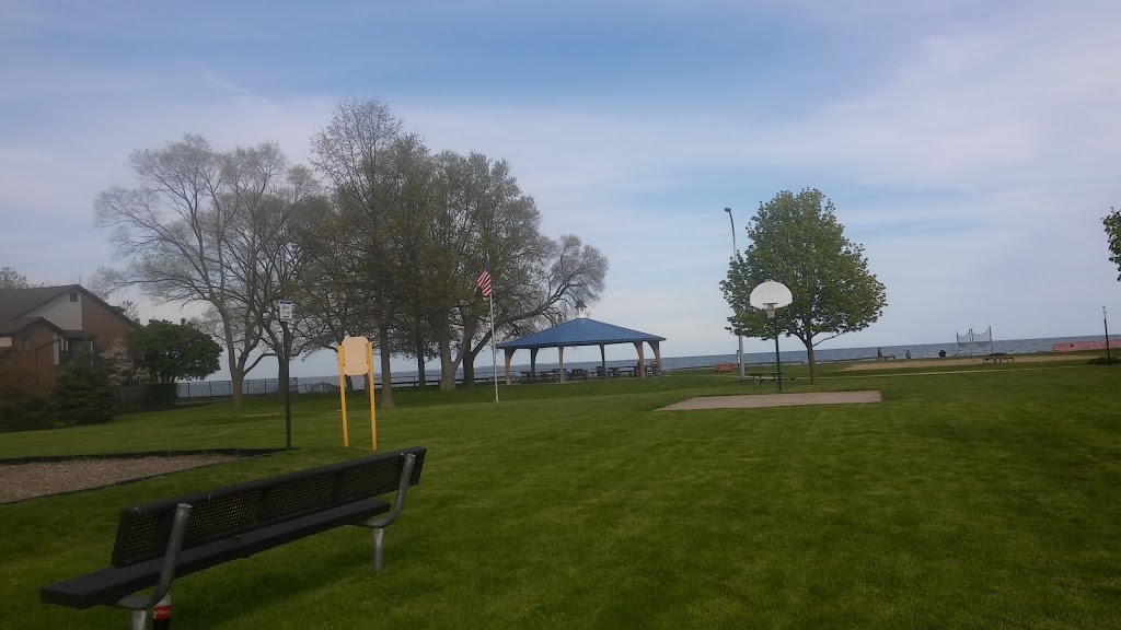 Harrison Township Waterfront Park | 34890 Jefferson Ave, Harrison Charter Township, MI 48045, USA | Phone: (586) 466-1445