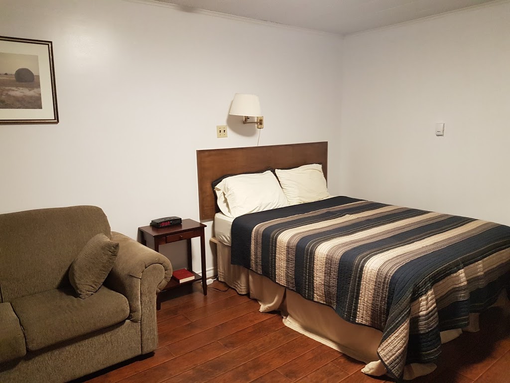 Tantramar Motel | 4 Robson Ave, Sackville, NB E4L 4H8, Canada | Phone: (506) 536-1327