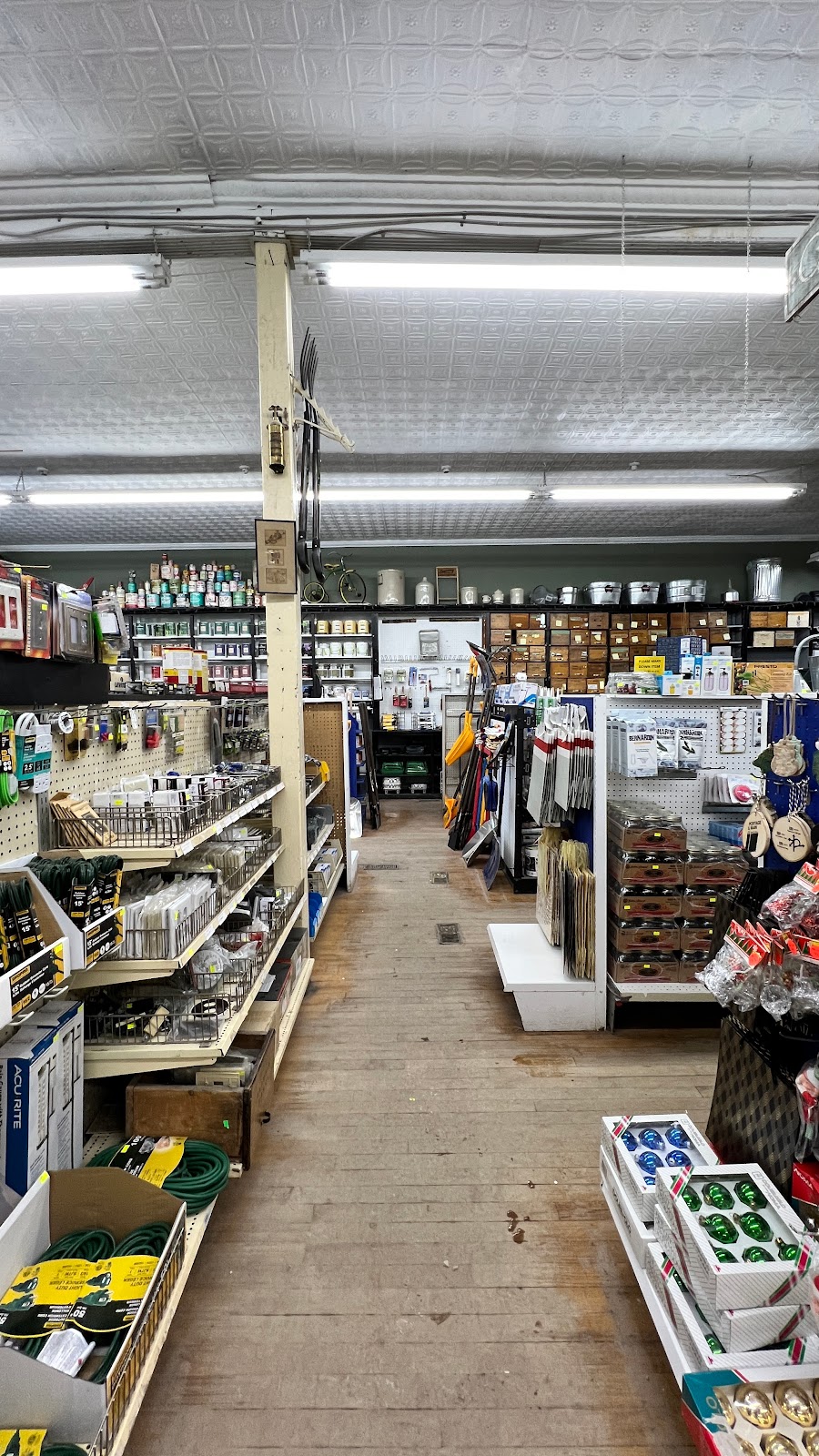 Pollocks Hardware Co-op | 1407 Main St, Winnipeg, MB R2W 3V2, Canada | Phone: (204) 582-5007