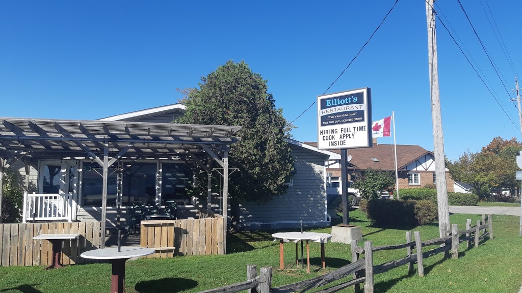 Elliotts Restaurant | 28 Vankoughnet St E, Little Current, ON P0P 1K0, Canada | Phone: (705) 368-3370