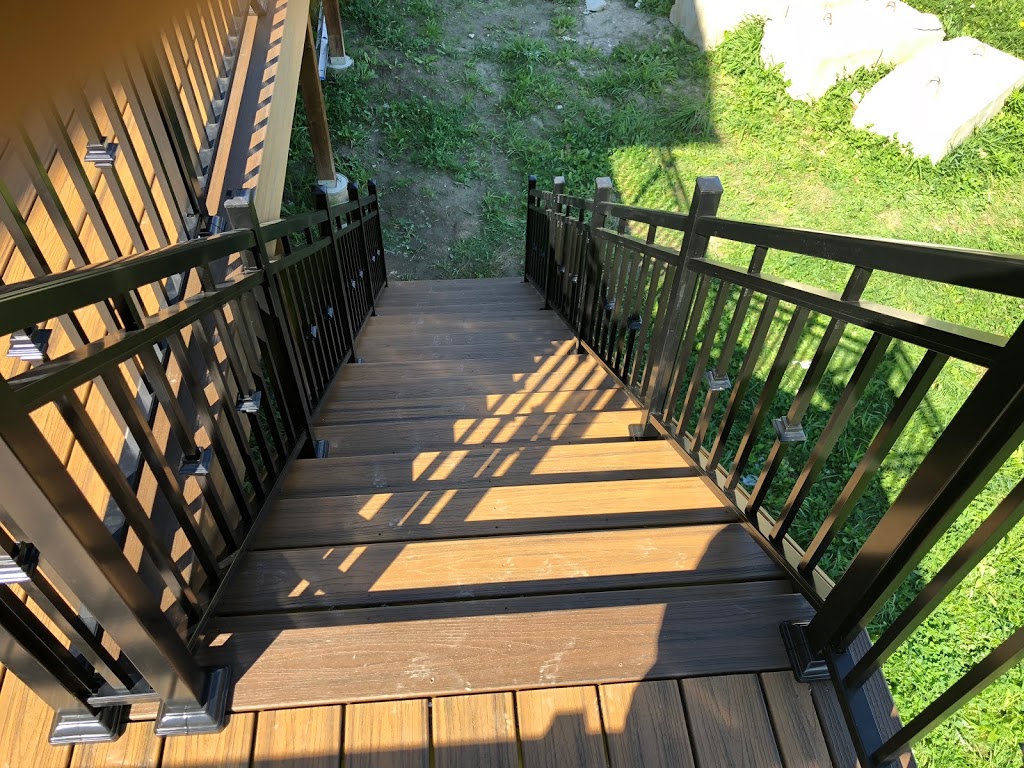 Custom Deck Builder Brampton | 10990 Airport Rd #89, Brampton, ON L6R 0E1, Canada | Phone: (416) 425-3454