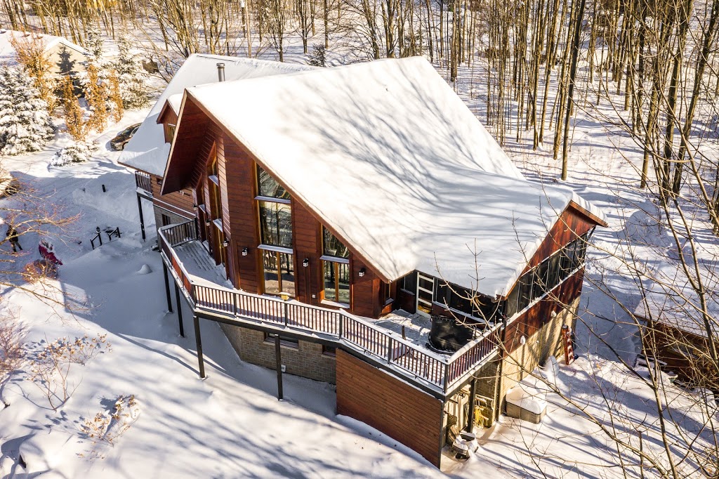 La Bohème - Bed & Breakfast | 142 Rue des Mélèzes, Bromont, QC J2L 1T6, Canada | Phone: (450) 525-2026