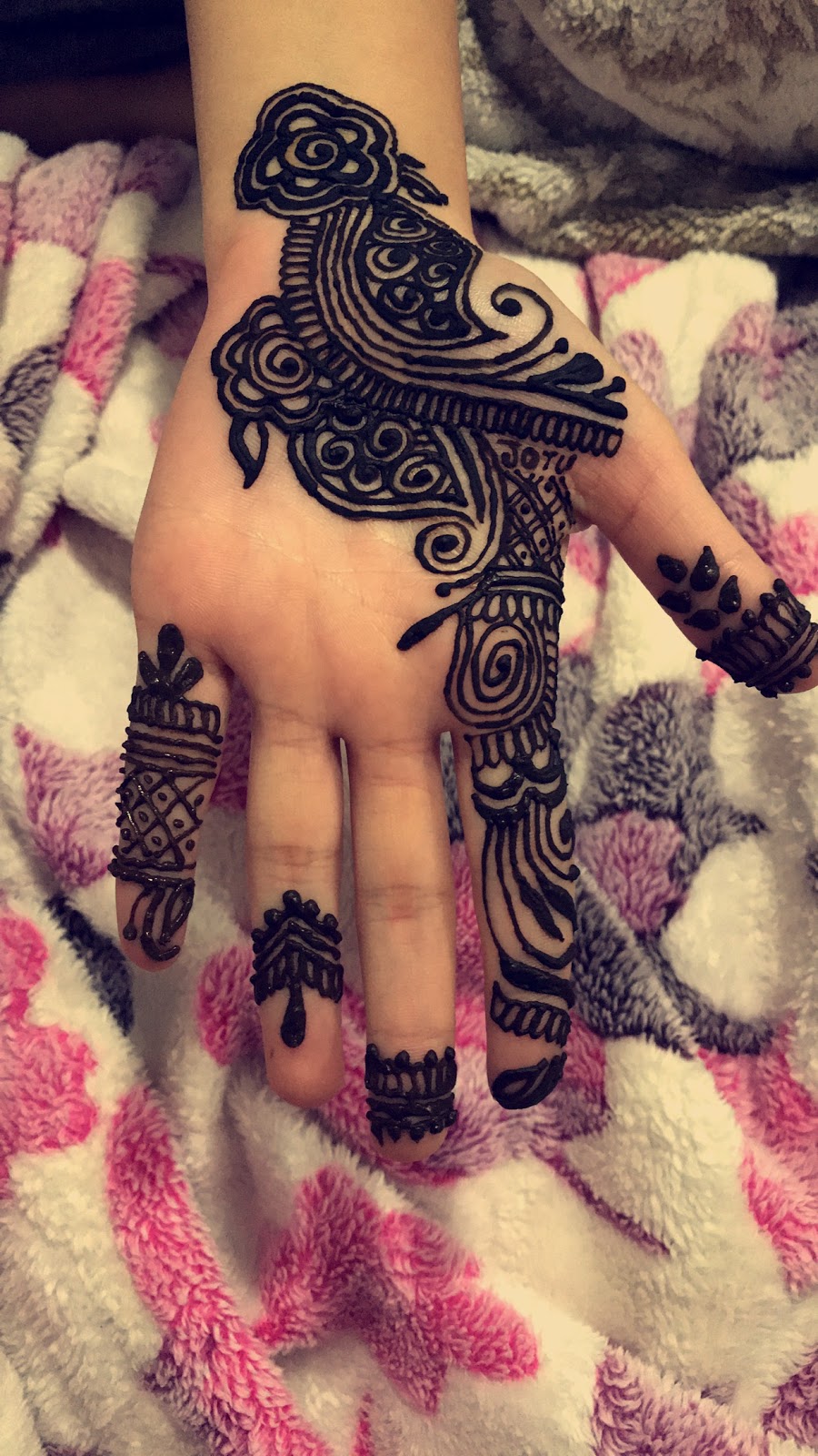 Henna by Mandeep | 13054 98a Ave, Surrey, BC V3T 1C6, Canada | Phone: (778) 681-7261