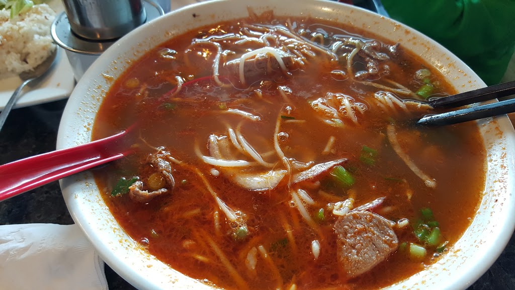 Pho Huong Viet | 3855 17 Ave SW, Calgary, AB T3C 1J7, Canada | Phone: (403) 686-3799