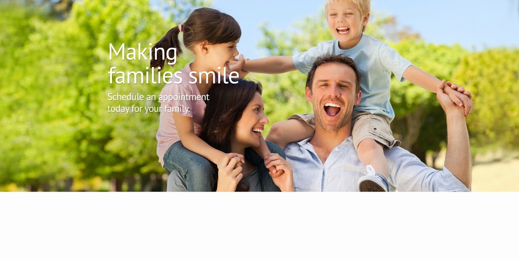 Hollywood Smile | 4646 Dufferin St #17, North York, ON M3H 5S4, Canada | Phone: (647) 947-8000