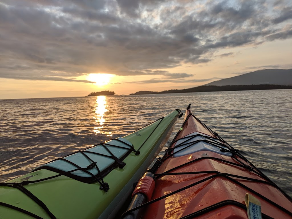 Bowen Island Sea Kayaking | Bowen Island Marina, Bowen Island, BC V0N 1G0, Canada | Phone: (800) 605-2925