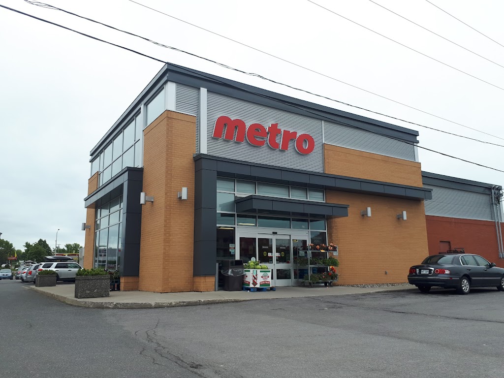 Metro Charny | 8032 Av. des Églises, Lévis, QC G6X 1X7, Canada | Phone: (418) 832-5346