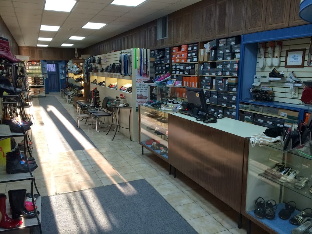 Sloans Shoes | 3455 Yonge St, North York, ON M4N 2N3, Canada | Phone: (416) 483-9889