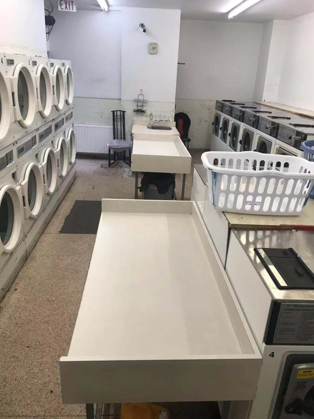 Penthouse Dry Cleaners and Coin Laundry | 794 Broadview Ave, Toronto, ON M4K 2P7, Canada | Phone: (416) 463-0576