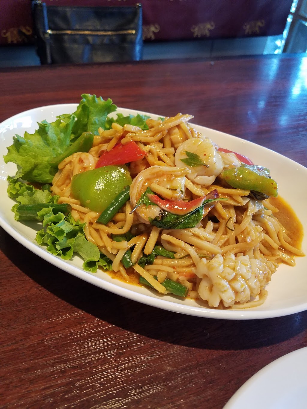 Grimsby Thai | 155 Main St E #103, Grimsby, ON L3M 1P2, Canada | Phone: (905) 309-8884