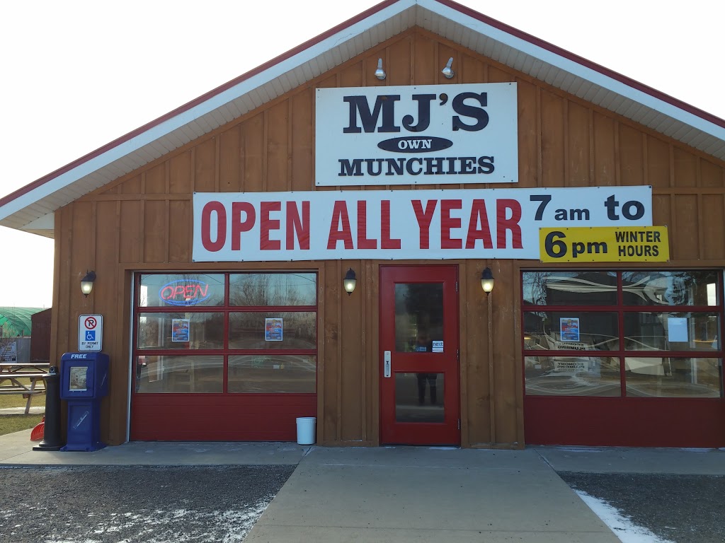 MJs Own Munchies | 406 Lakeshore Rd, St. Catharines, ON L2R 7K6, Canada | Phone: (905) 646-0031