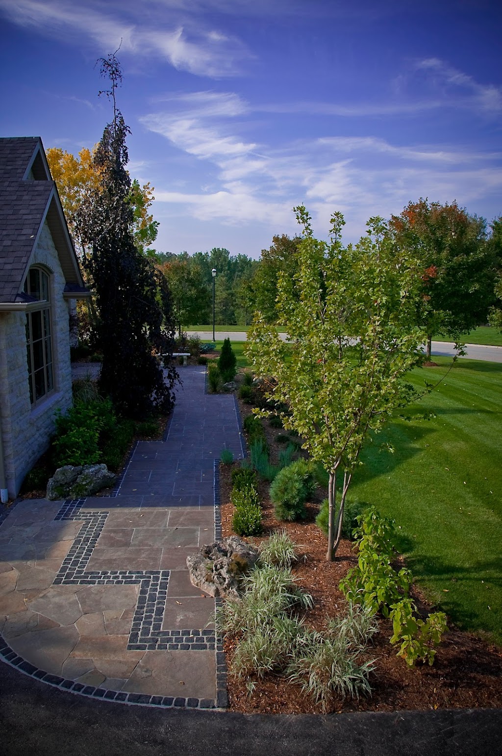 Ilex Landscape Management | 279 Delhi St, Guelph, ON N1E 4K9, Canada | Phone: (519) 546-4497