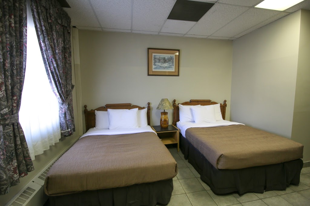 Bighorn Inn & Suites | 150 1 Ave, Dead Mans Flats, AB T1W 2W4, Canada | Phone: (403) 678-2290