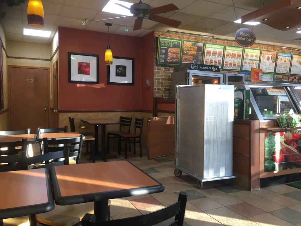 Subway | 112 Queen St, Lakefield, ON K0L 2H0, Canada | Phone: (705) 652-1209