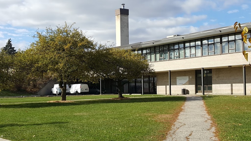 Thistletown Collegiate Institute | 20 Fordwich Crescent, Etobicoke, ON M9W 2T4, Canada | Phone: (416) 394-7710