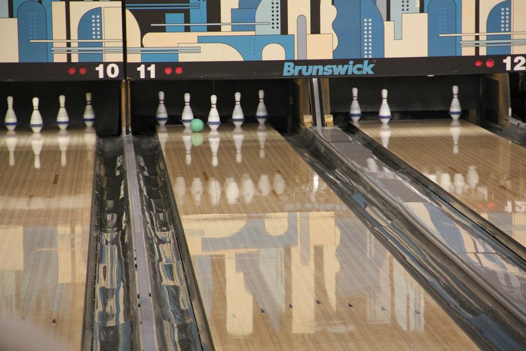 Bowlerama | 320 Bayfield St, Barrie, ON L4M 3C1, Canada | Phone: (705) 739-2269