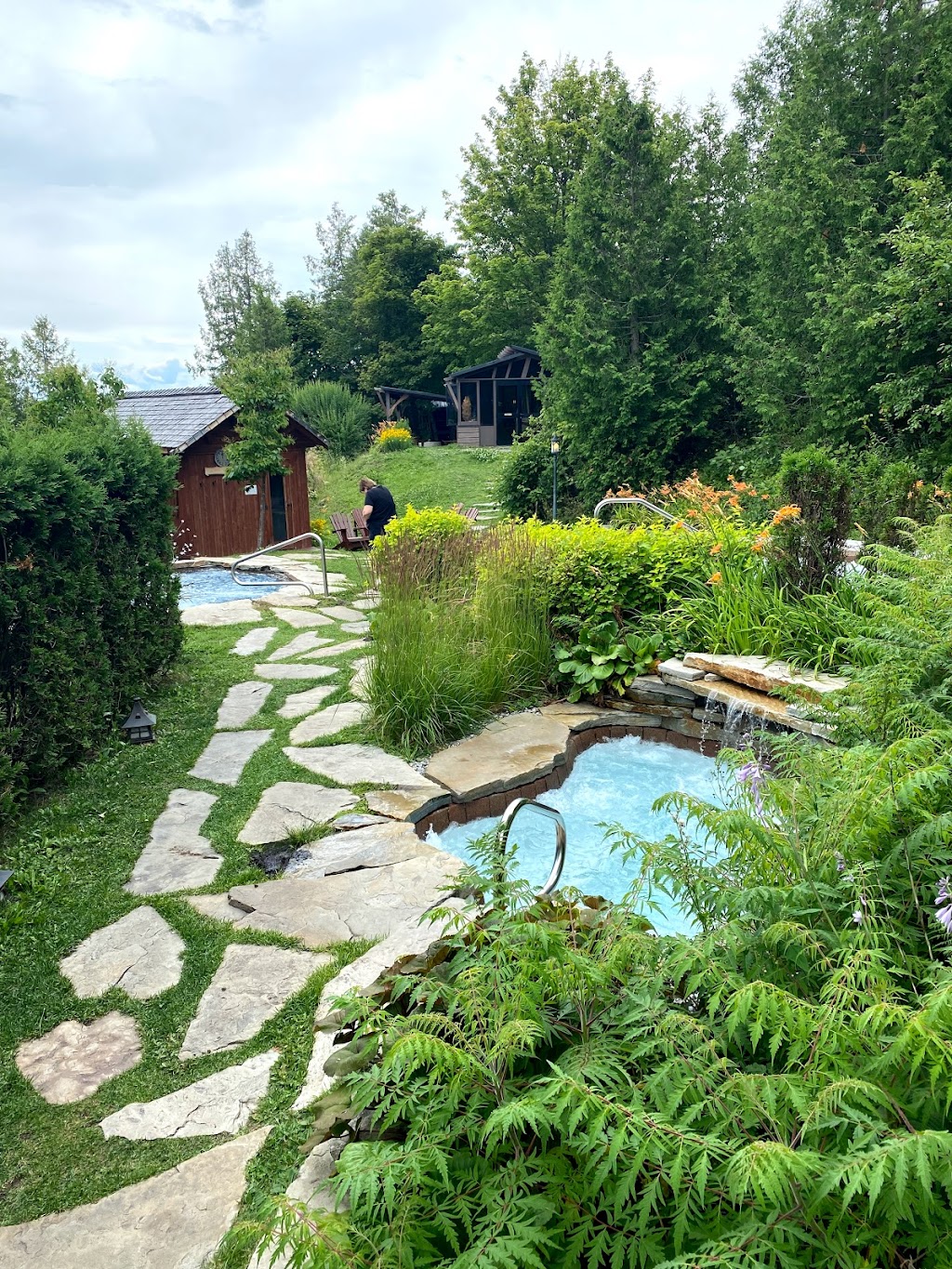 Auberge Des Falaises | 250 Chem. des Falaises, La Malbaie, QC G5A 2V2, Canada | Phone: (418) 665-3731