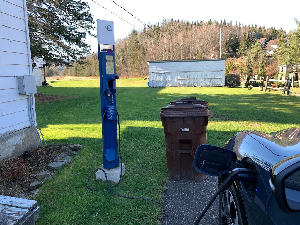 Electric Circuit Charging Station | 46 Rue de lÉglise, Cookshire-Eaton, QC J0B 1M0, Canada | Phone: (800) 686-9243