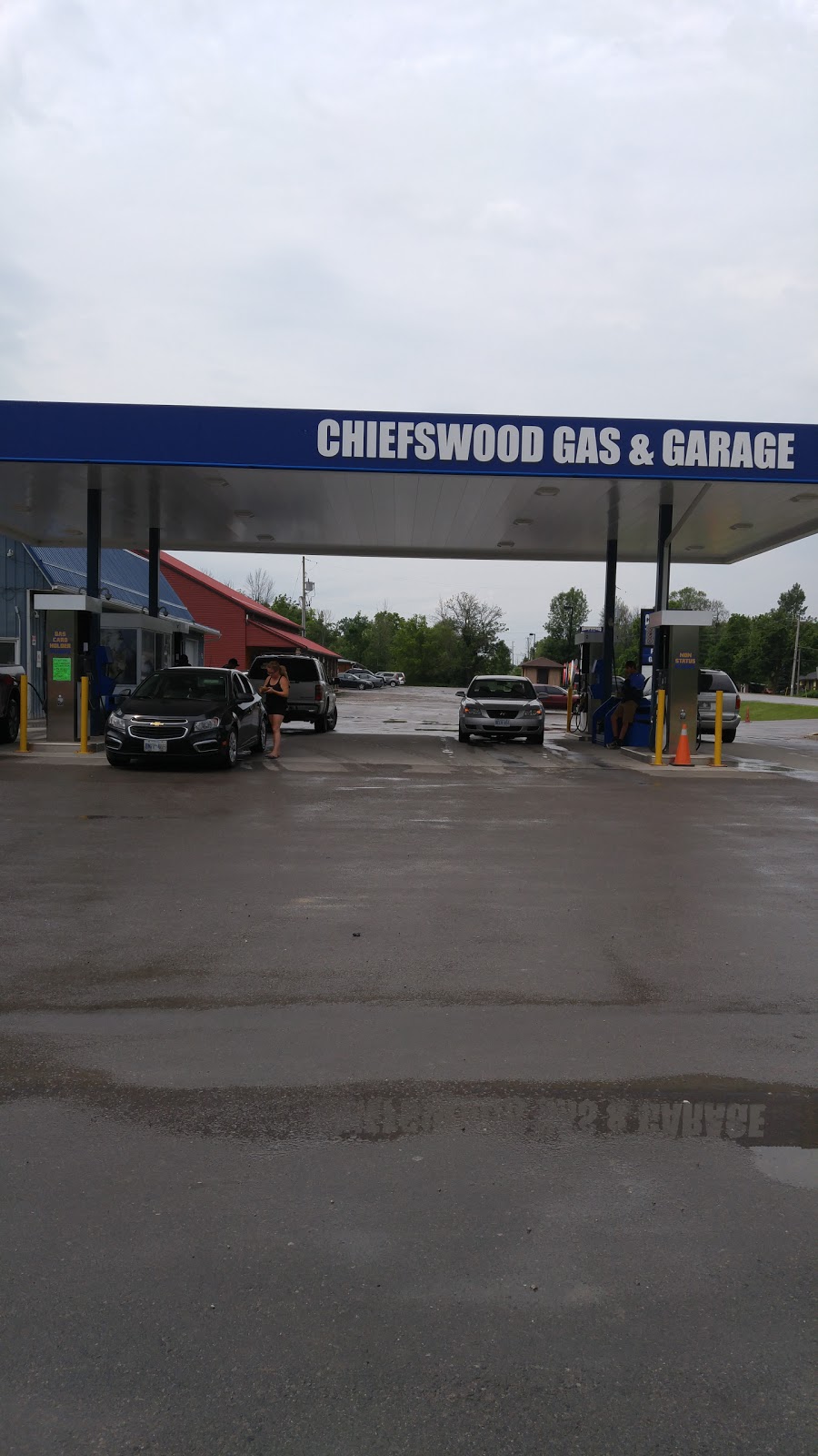 Chiefswood Gas & Garage | 2318 Chiefswood Rd, Ohsweken, ON N0A 1M0, Canada | Phone: (519) 445-2810