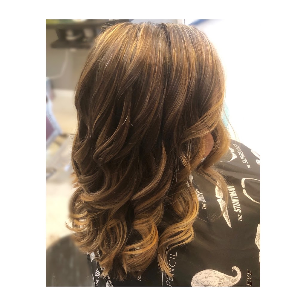 Hair Tracks Salon | 1198 Wecker Dr, Oshawa, ON L1J 3P1, Canada | Phone: (905) 571-0086