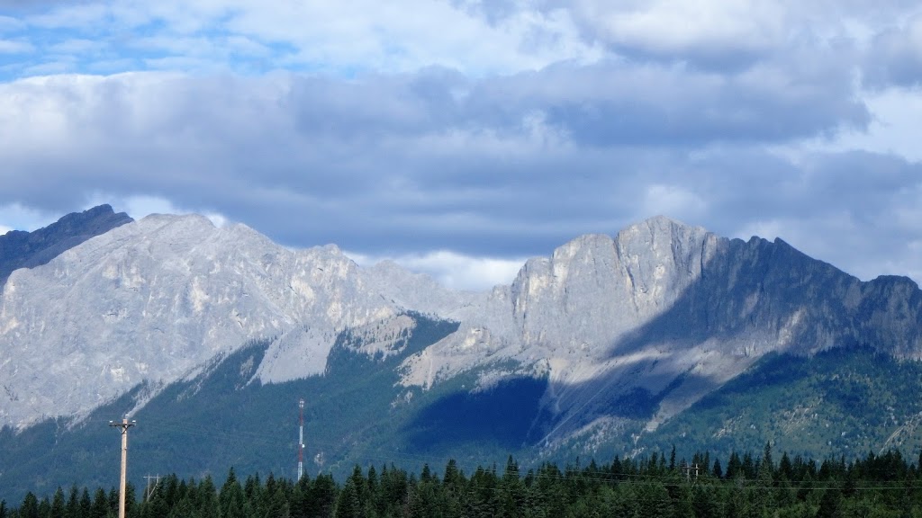 Canadian Rockies Rafting | Stoney 142, 143, 144, AB T0L, Canada | Phone: (403) 678-6635