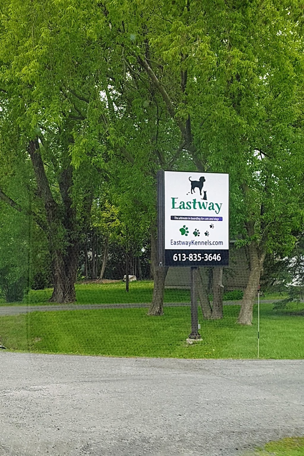 Eastway Pet Resort (Navan) Inc | 3925 Milton Rd, Navan, ON K4B 1H8, Canada | Phone: (613) 835-3646