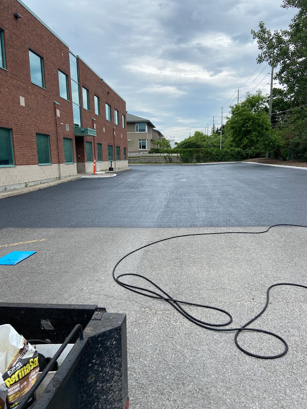 Zeal-Tek Driveway Sealing | Kingbrook Dr, Kanata, ON K2M 0G1, Canada | Phone: (613) 255-0695