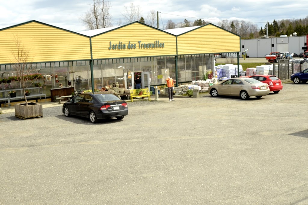 Jardin Des Trouvailles | 533 Rue Main O, Coaticook, QC J1A 1R2, Canada | Phone: (819) 849-0299