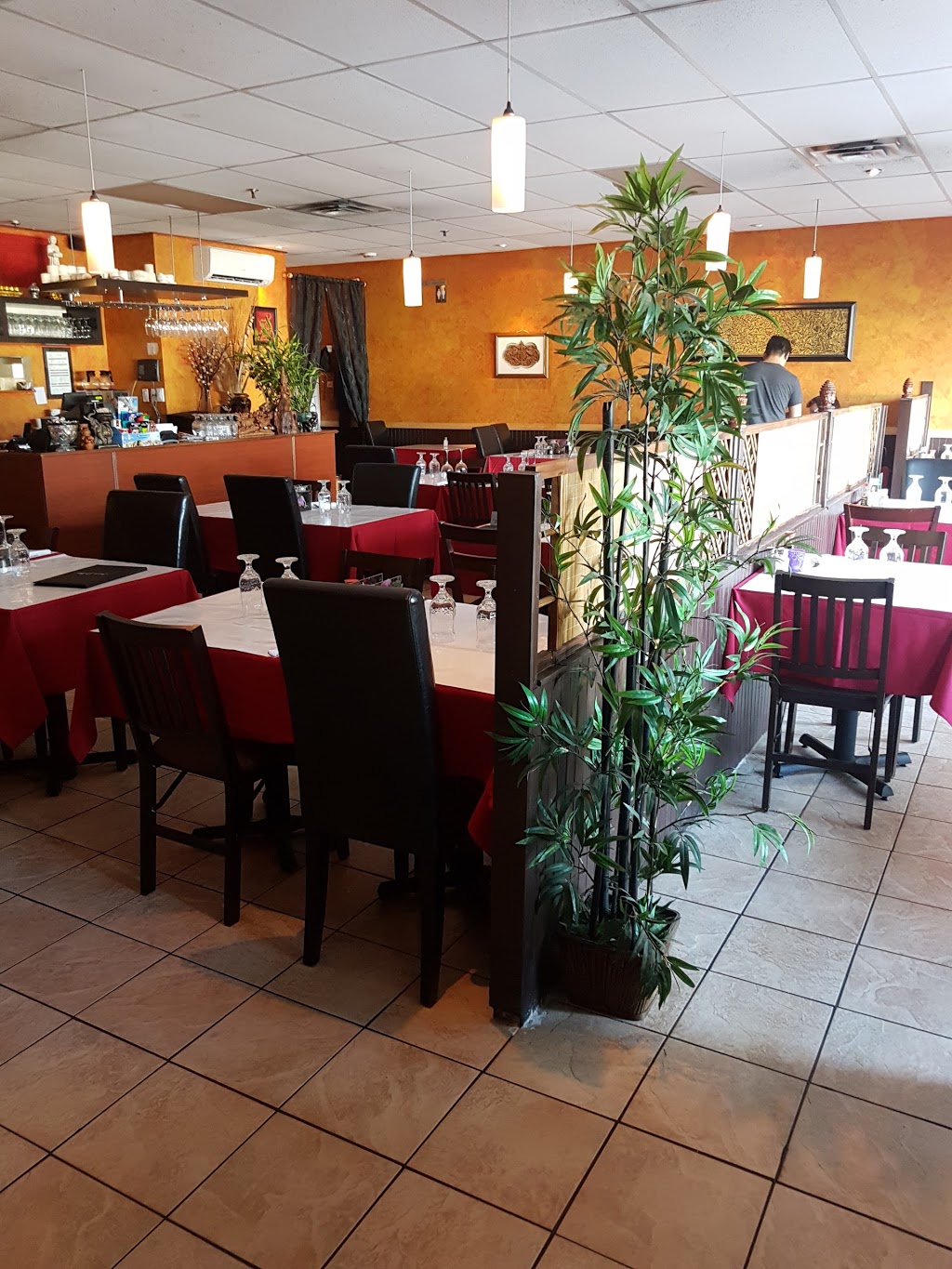 Restaurant Taasty Thai | 323 Montée des Pionniers, Terrebonne, QC J6V 1H4, Canada | Phone: (450) 581-7110