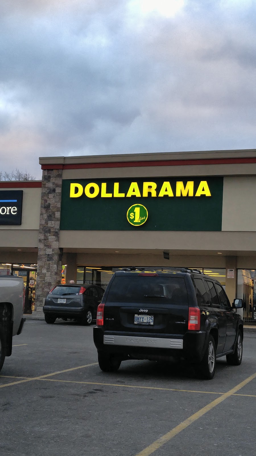 Dollarama | 210 Glendale Ave, St. Catharines, ON L2T 3Y6, Canada | Phone: (905) 685-3556