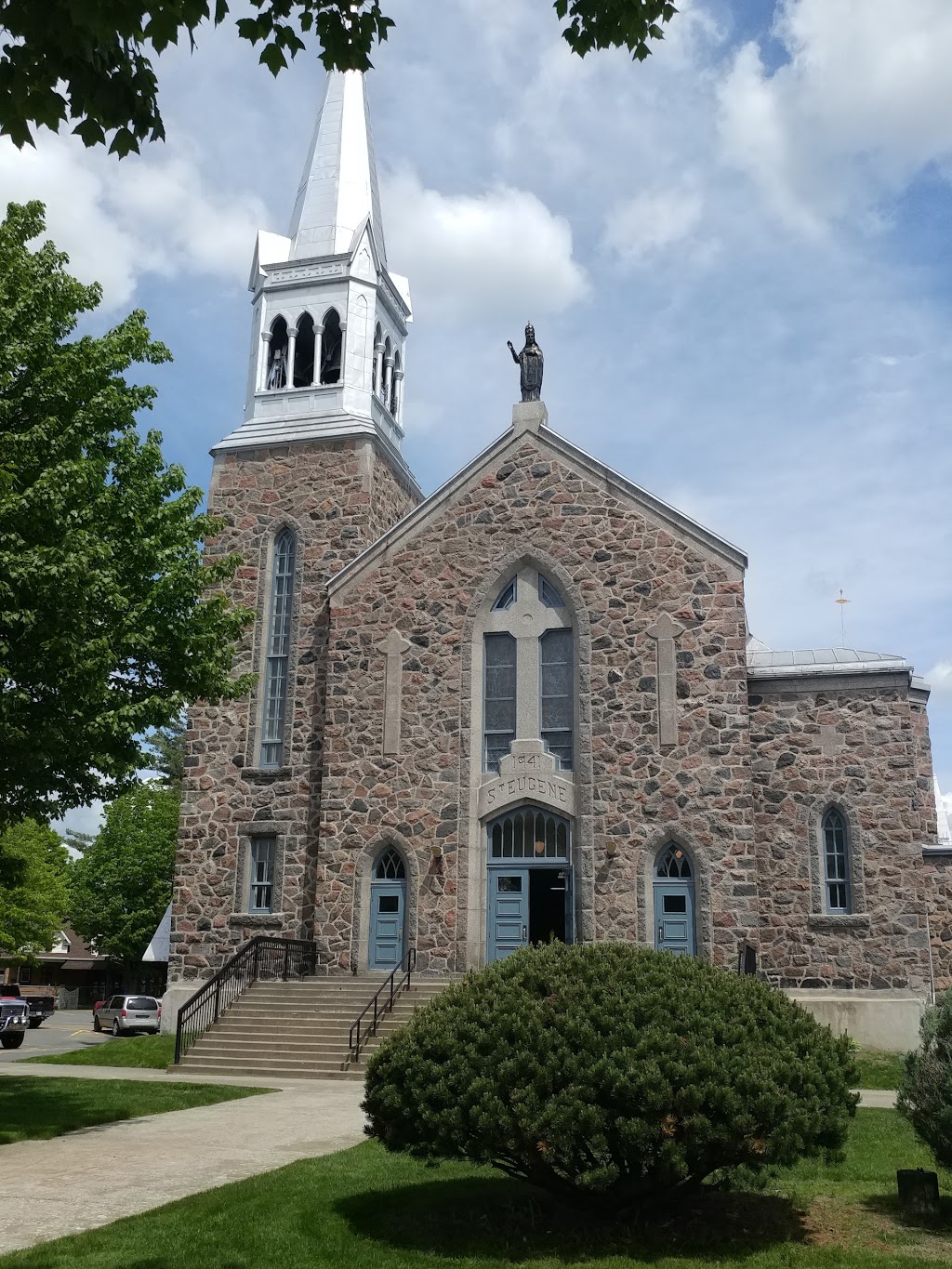 Paroisse Notre-Dame (Eglise Saint Eugène) | 97 Rue Laval S, Granby, QC J2G 7G6, Canada | Phone: (450) 375-1001