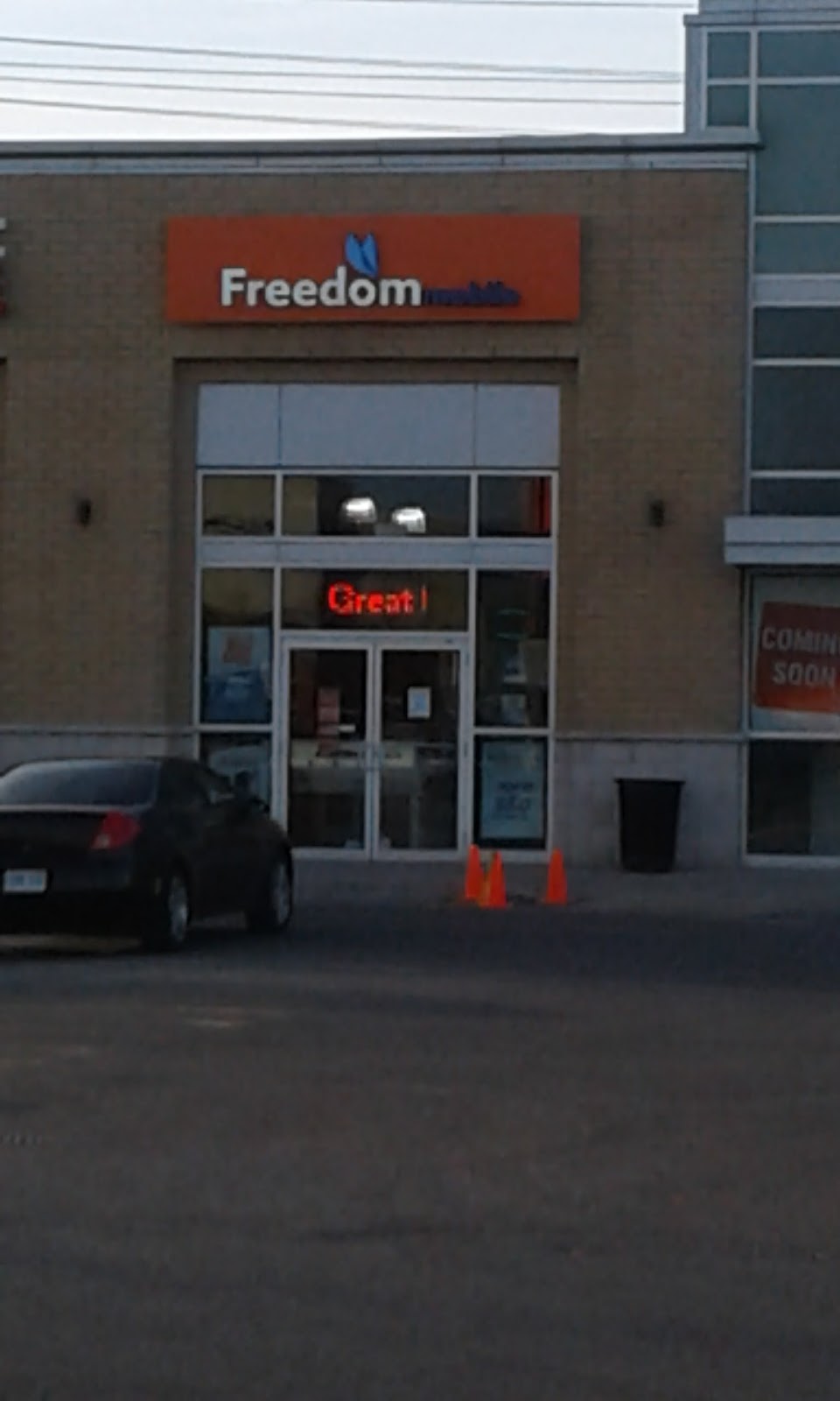 Freedom Mobile | 5981 Steeles Ave E Unit 6, Scarborough, ON M1V 5P7, Canada | Phone: (416) 297-9463