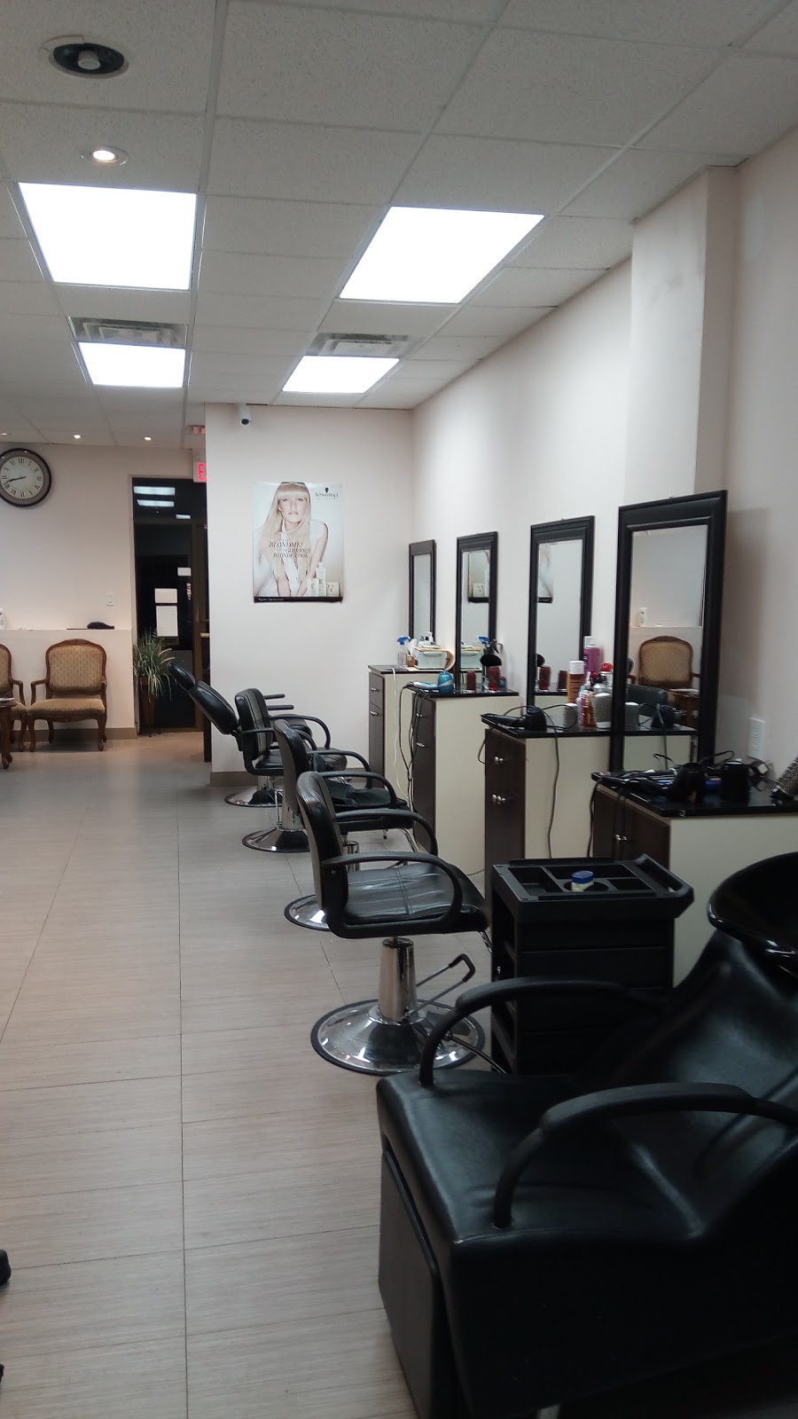 La CREATIVE SALON & SPA | 925 Main St E #4, Milton, ON L9T 4H8, Canada | Phone: (905) 876-3671