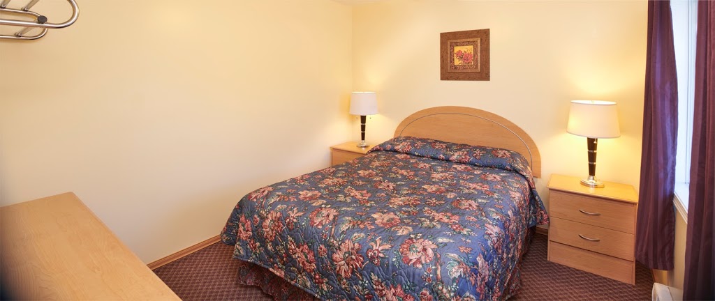 Black Sea Motel | 988 Lakeshore Dr W, Penticton, BC V2A 1C1, Canada | Phone: (250) 276-4040