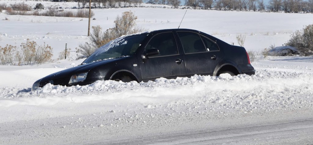 MONTREAL TOWING SERVICES 24H | 1585 Rue Décarie # 27, Saint-Laurent, QC H4L 3N4, Canada | Phone: (438) 492-7134