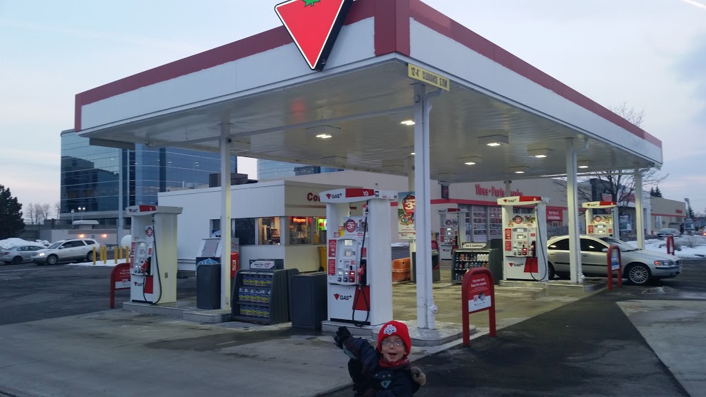 Canadian Tire Gas+ - OTT - Ogilvie/Blair | 2006 Ogilvie Rd, Gloucester, ON K1J 8X3, Canada | Phone: (613) 748-6395