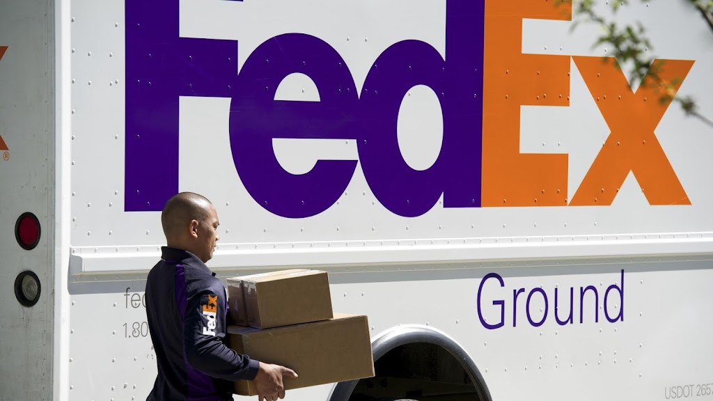 FedEx Ground Terminal (Not Open to Public) | 1629 Winhara Rd, Gravenhurst, ON P1P 1R1, Canada | Phone: (800) 463-3339