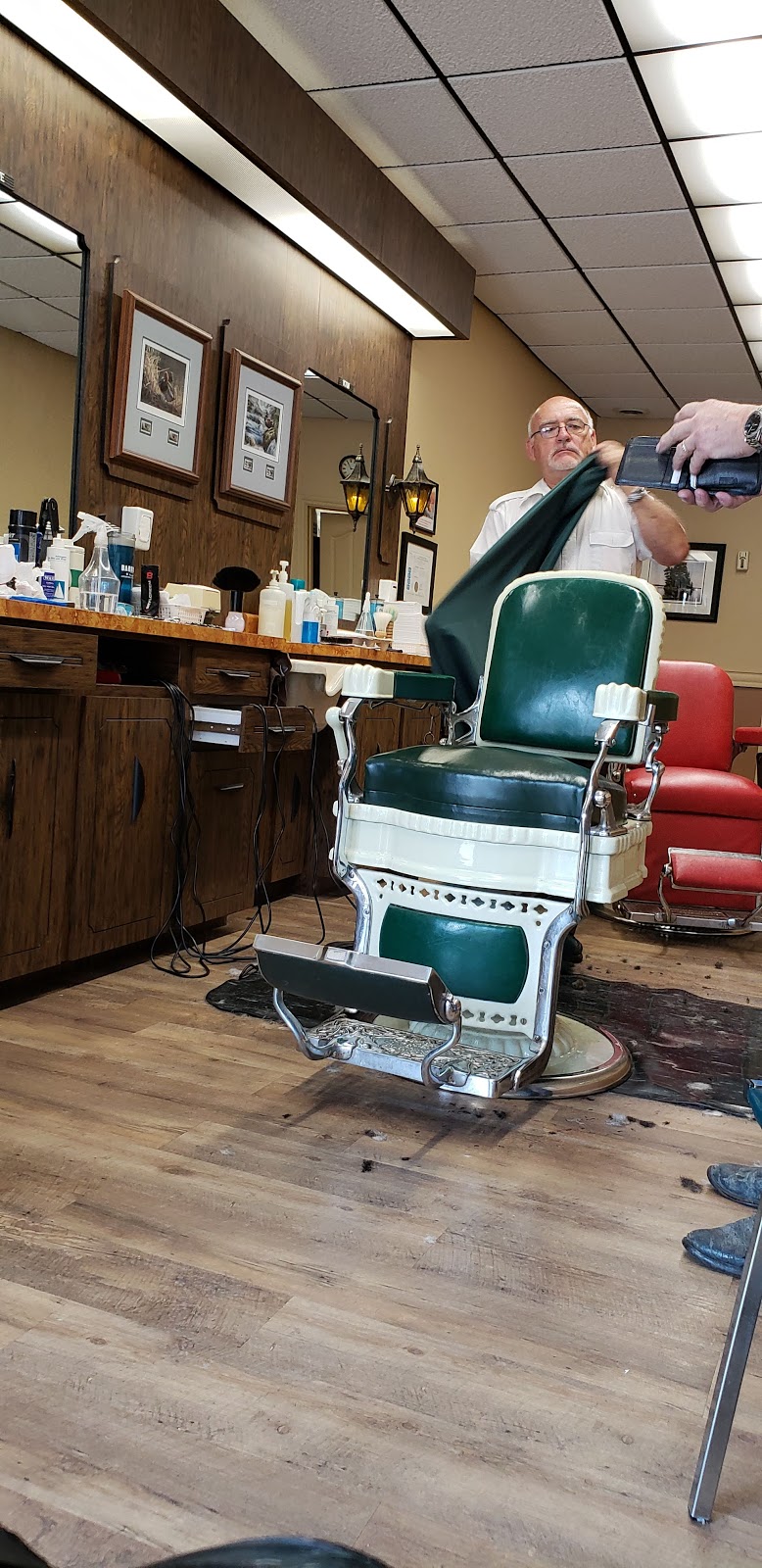 Bowmanville Barber Shop | 19A King St W, Bowmanville, ON L1C 1R2, Canada