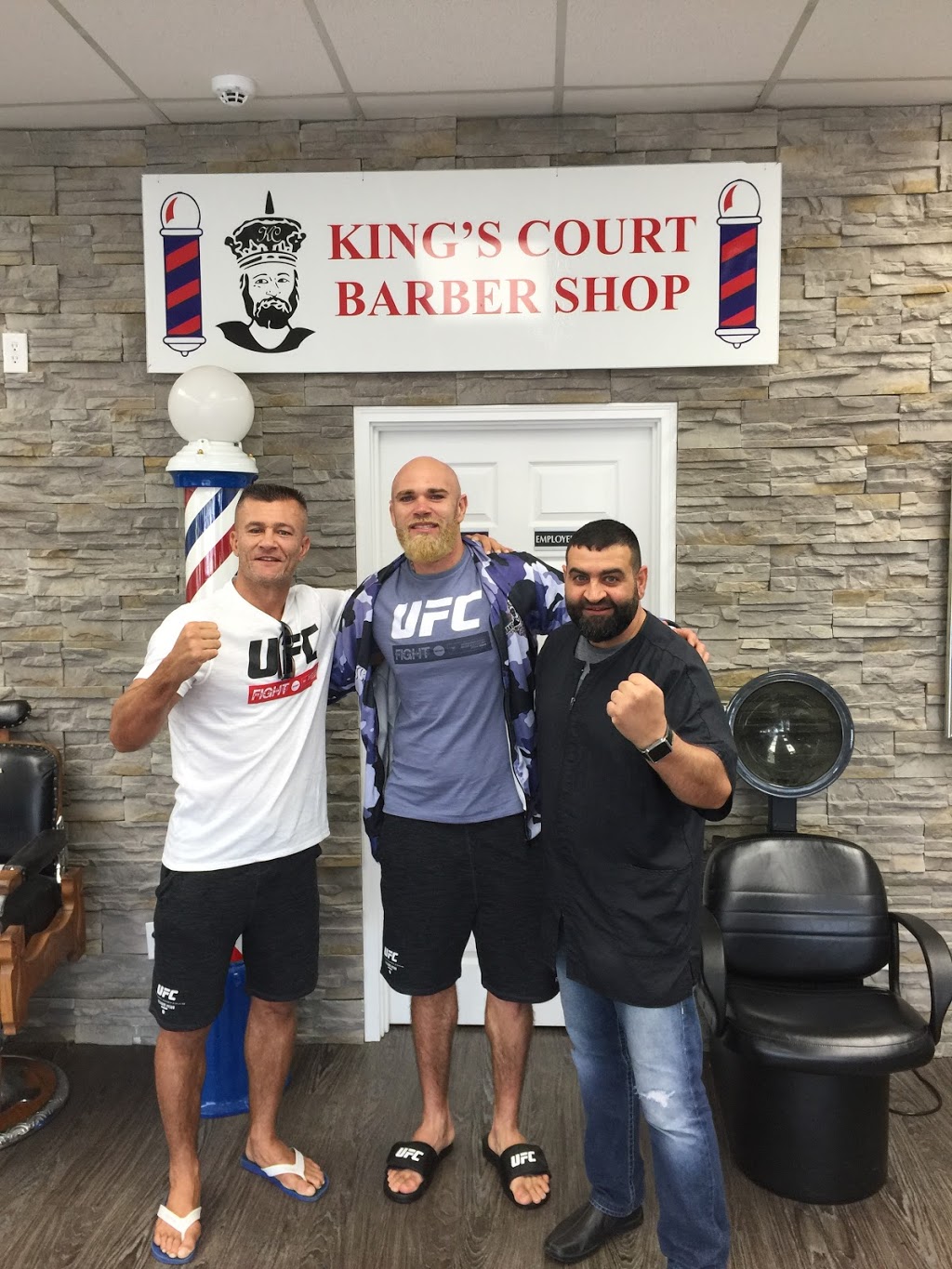 Kings Court Barber Shop | 4211-106 Street NW white mud crossing Next to the Edmonton public library, Edmonton, AB T6J 6L7, Canada | Phone: (780) 250-1600