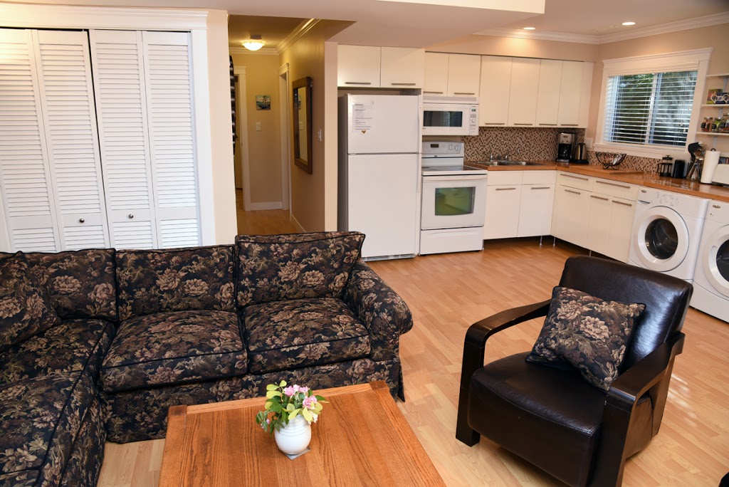 Ferry Walk House | 6317 Douglas St, West Vancouver, BC V7W 2G1, Canada | Phone: (604) 230-3320