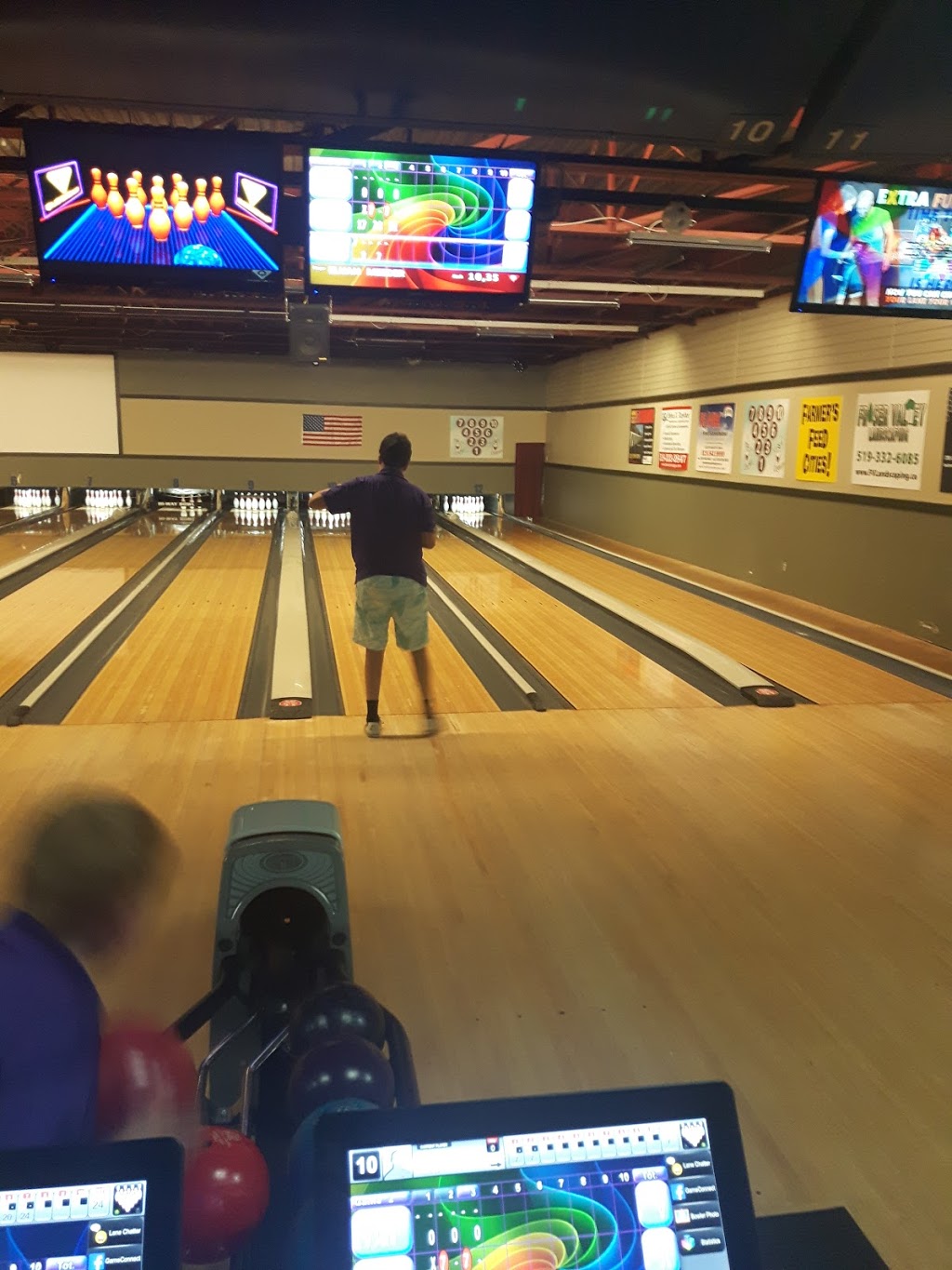 Hi-Way Bowl | 1898 London Line, Sarnia, ON N7T 7H2, Canada | Phone: (519) 542-2234